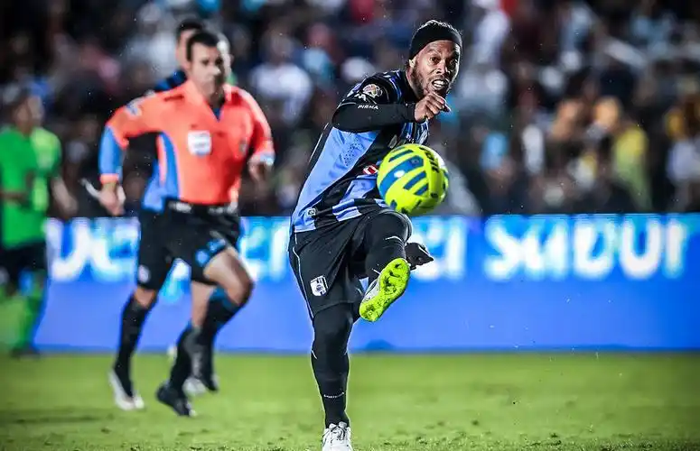 路制造威胁 路制造威胁